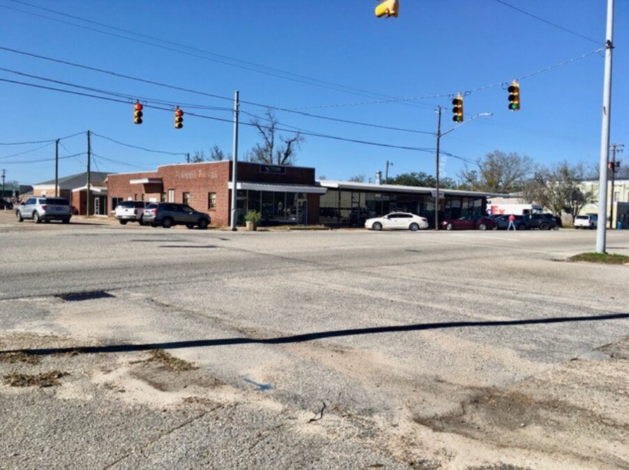 118 S Jackson St, Grove Hill, AL for sale Primary Photo- Image 1 of 1