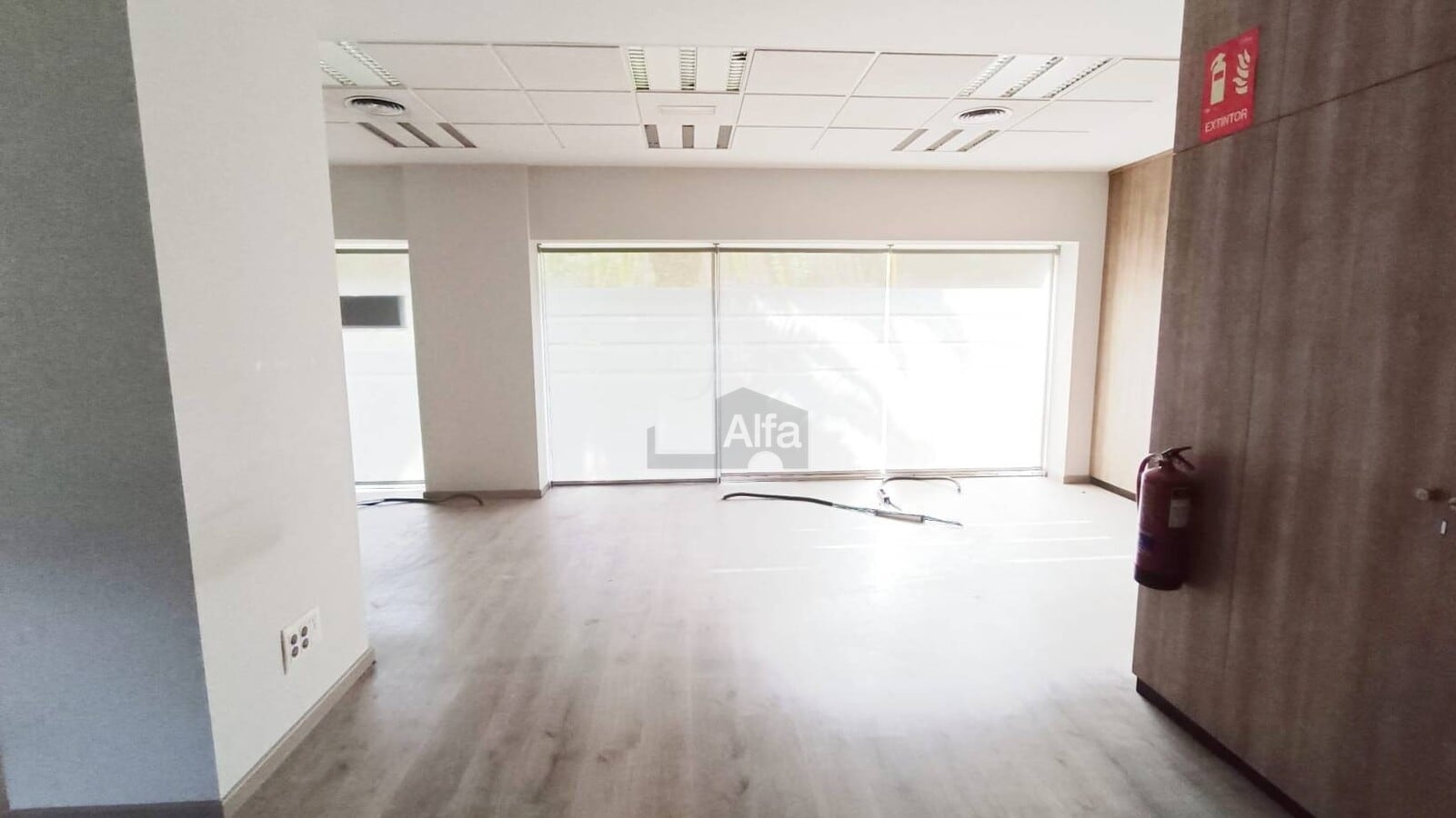 Badalona, BAR 08913 - Unit DR -  - Interior Photo - Image 1 of 26