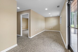 219 Industrial Dr, Clarksville, TN for lease Interior Photo- Image 2 of 13