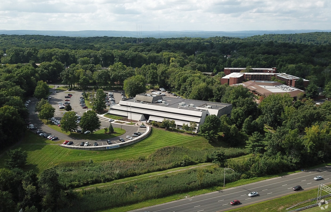 9 Farm Springs Rd, Farmington, CT 06032