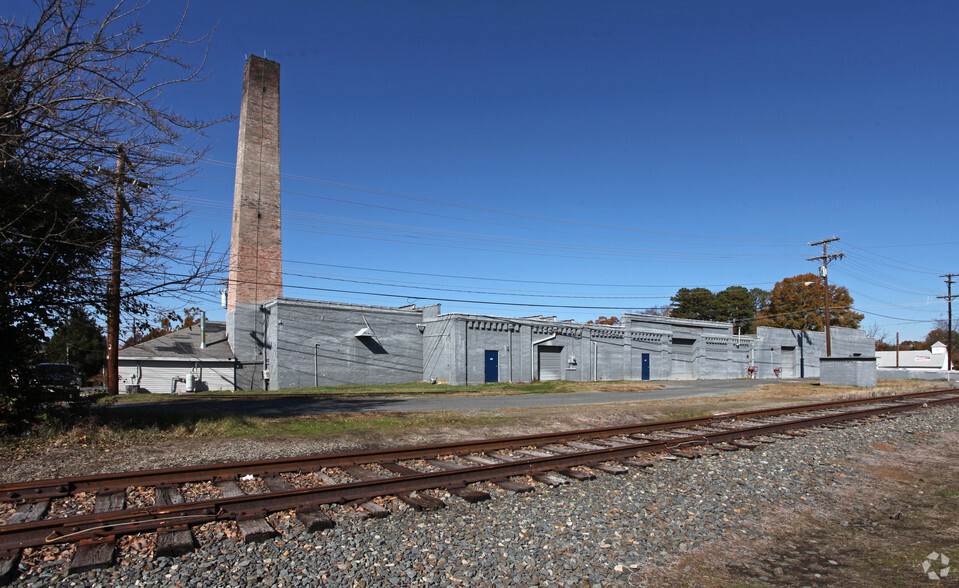 217-221 Depot St, Davidson, NC for lease - Building Photo - Image 3 of 5