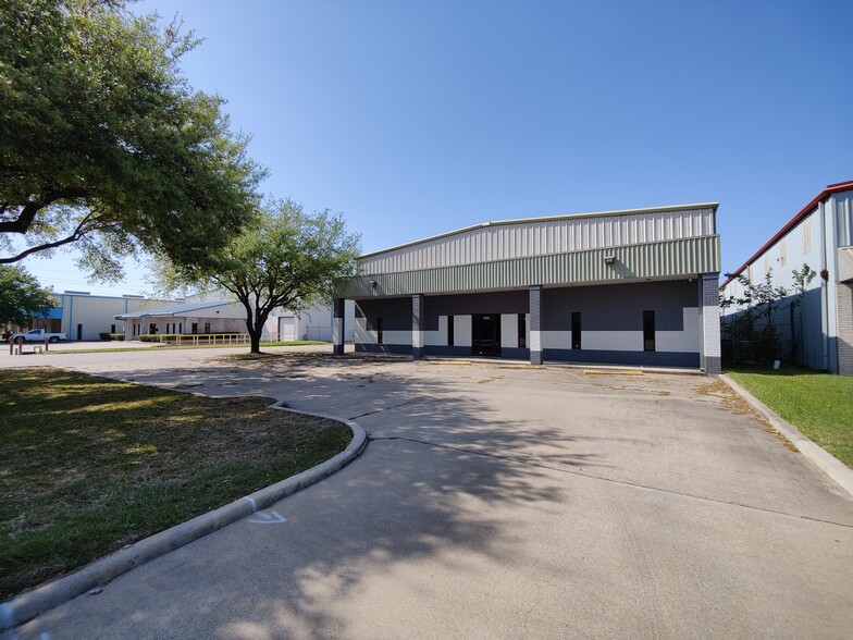 5252 Brittmoore Rd, Houston, TX for sale - Building Photo - Image 1 of 1