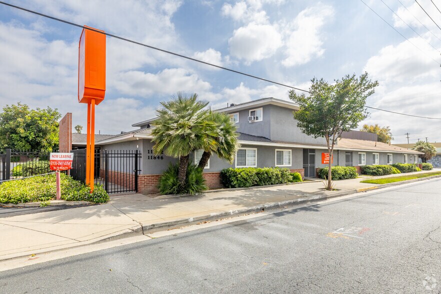 11832 Rosecrans Ave, Norwalk, CA for sale - Primary Photo - Image 1 of 1
