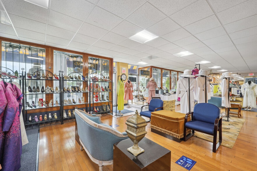 5061 Allentown Rd, Suitland, MD for sale - Interior Photo - Image 2 of 51