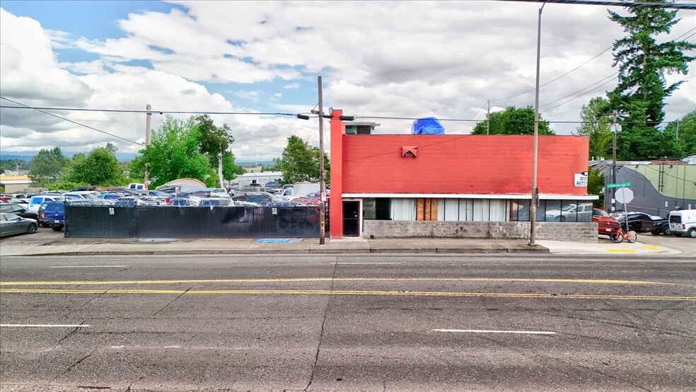 521 NE Russet St, Portland, OR for sale - Building Photo - Image 3 of 5