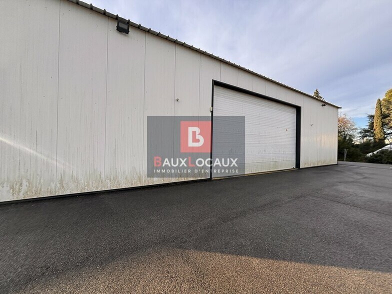 Flex in Châteaurenard for sale - Building Photo - Image 2 of 6