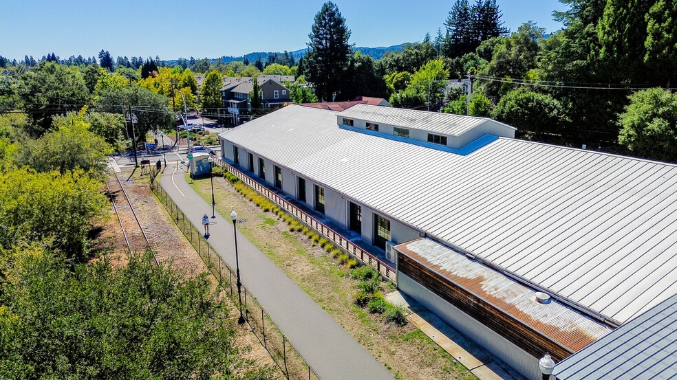 55 W Grant St, Healdsburg, CA for lease - Building Photo - Image 2 of 12