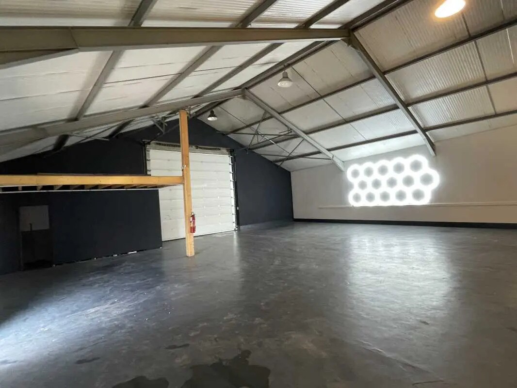 Flex in Beauvais for lease Interior Photo- Image 1 of 6