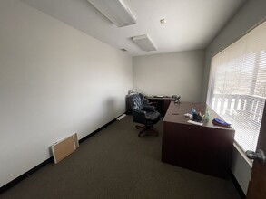 812 W Dallas St, Conroe, TX for lease Interior Photo- Image 2 of 6