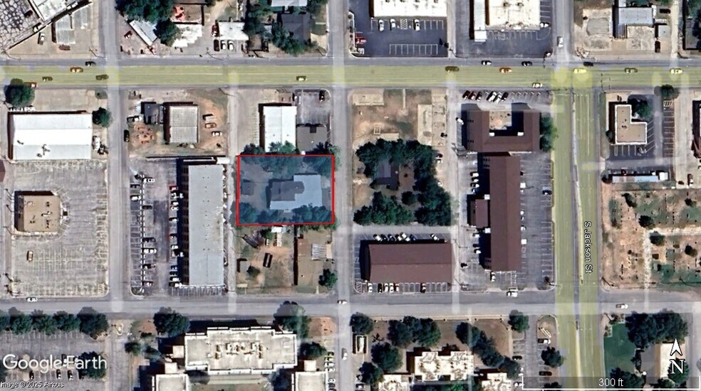 1805 S Van Buren St, San Angelo, TX for sale - Building Photo - Image 2 of 5