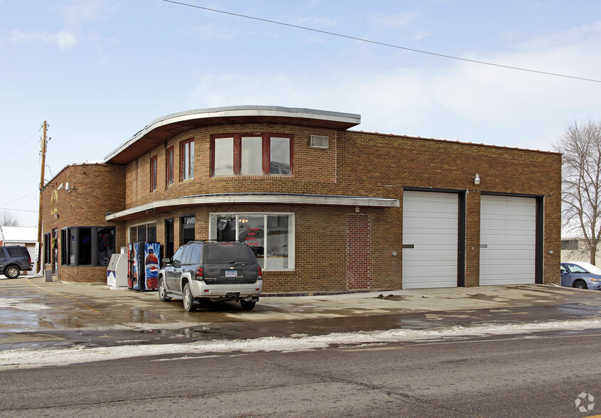 102 Lake St W, Cologne, MN for sale - Primary Photo - Image 1 of 1