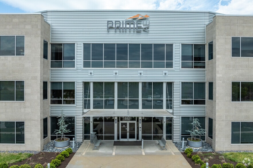 5521 Research Park Dr, Baltimore, MD for lease - Building Photo - Image 3 of 5