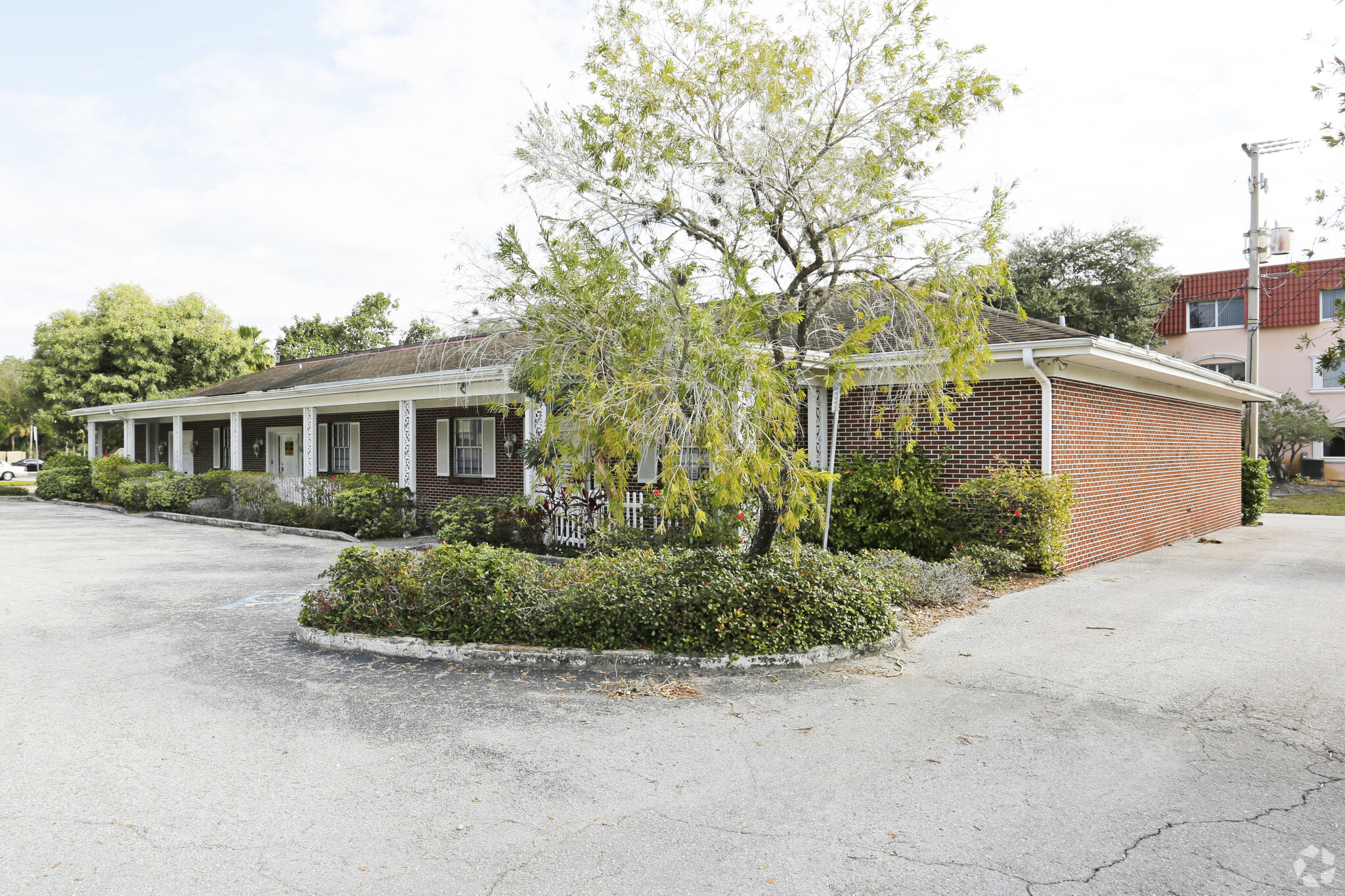 234 Manatee Ave, Bradenton, FL for sale Primary Photo- Image 1 of 1