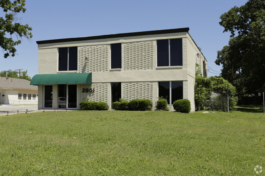 2001 W Irving Blvd, Irving, TX for sale - Primary Photo - Image 1 of 1