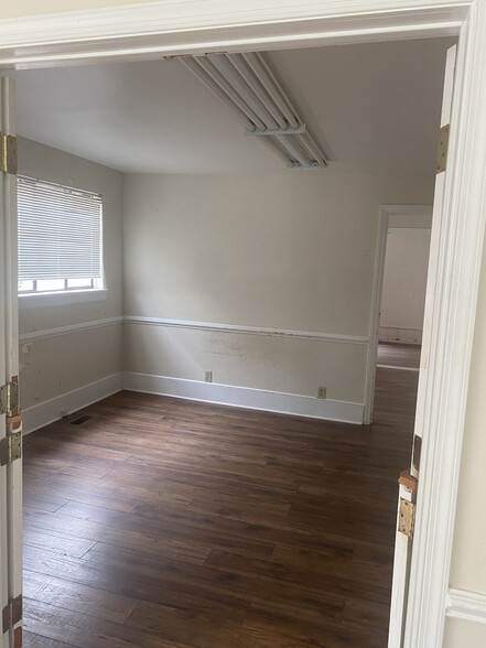 727 W Johnson St, Raleigh, NC for lease - Building Photo - Image 3 of 5