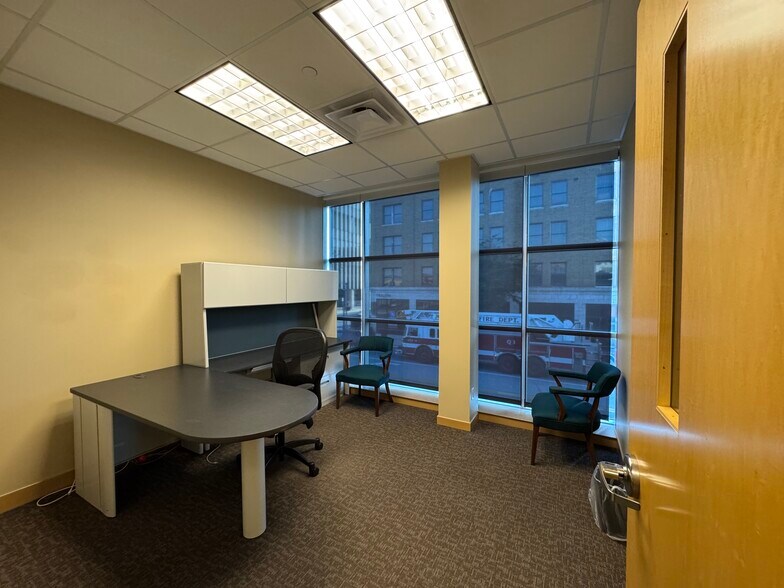 302 Jefferson Blvd, South Bend, IN for lease - Building Photo - Image 2 of 4