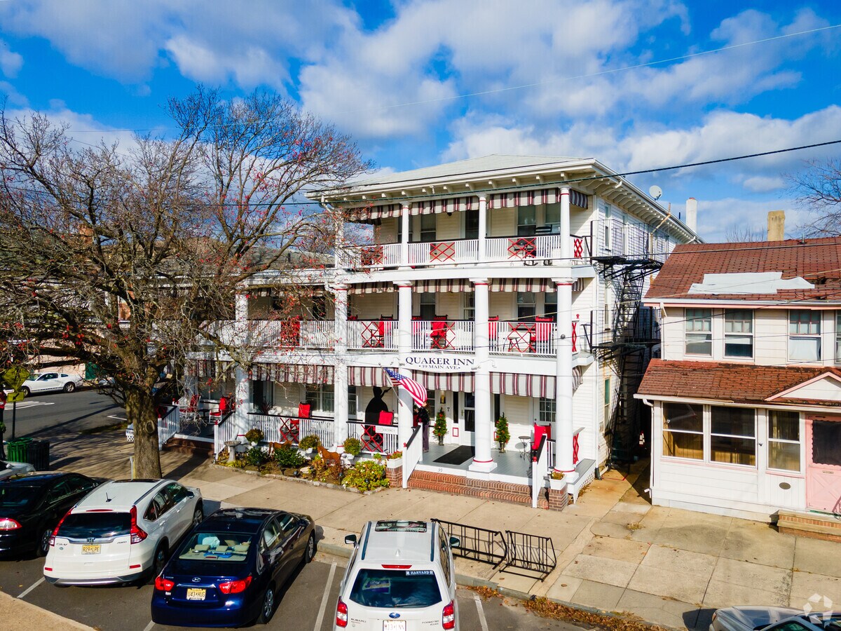 39 Main Ave, Ocean Grove, NJ 07756