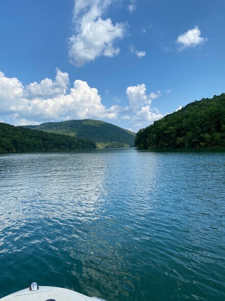 1658 Pinecrest Rd, Jacksboro, TN for sale - Building Photo - Image 3 of 6