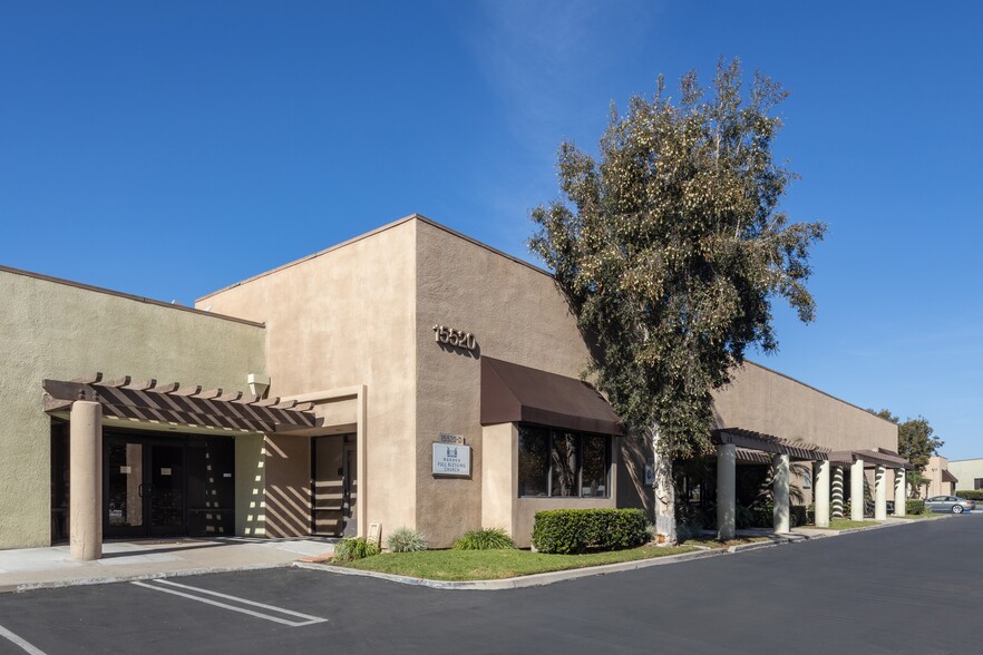 15520 Rockfield Blvd, Irvine, CA for lease - Building Photo - Image 1 of 10