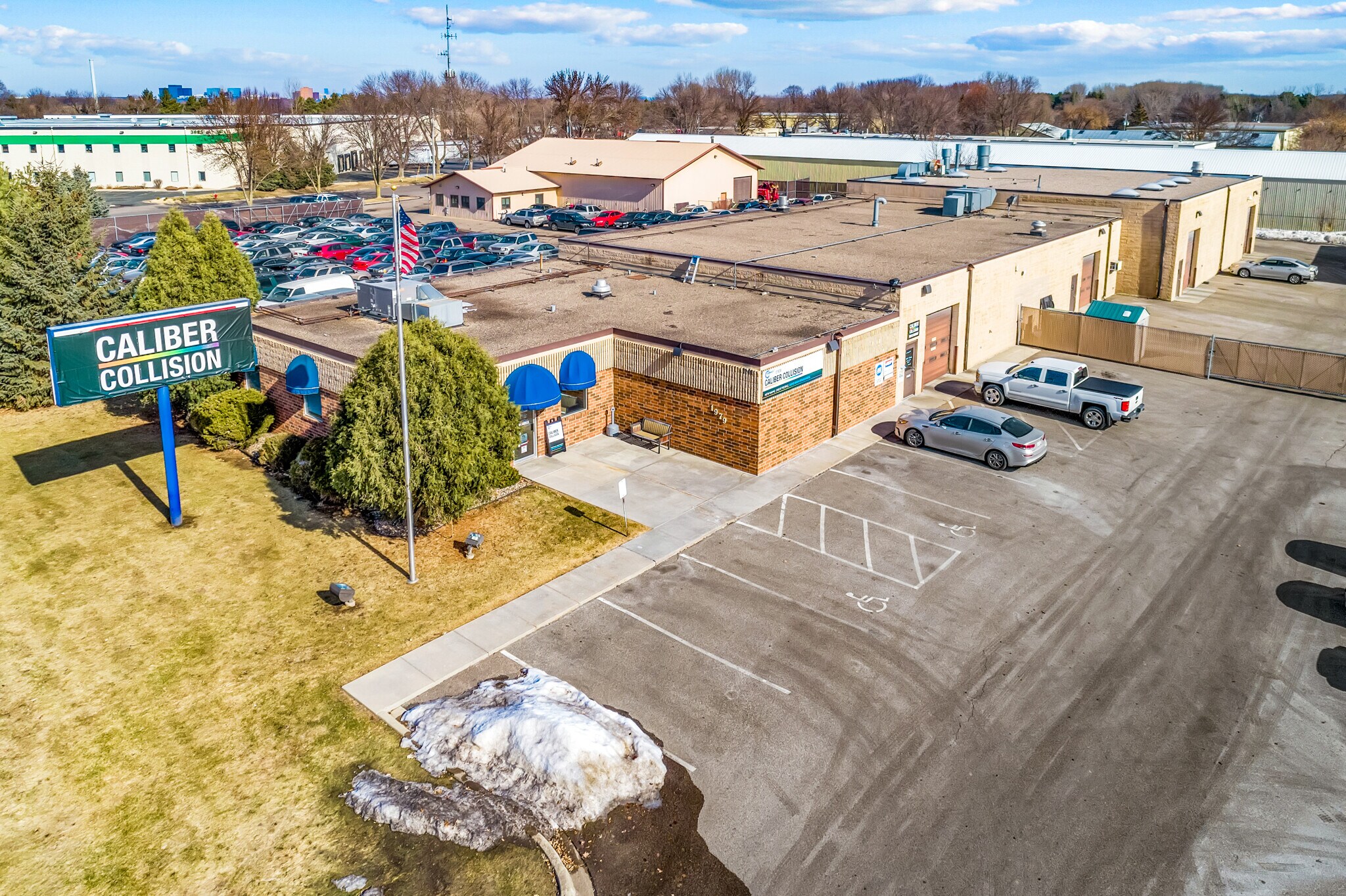 1979 Seneca Rd, Eagan, MN 55122 (Caliber Collision) Retail for Sale