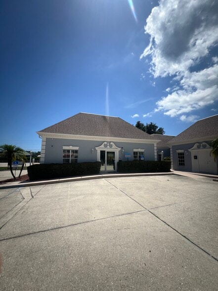 205 Montgomery Ave, Sarasota, FL for sale - Building Photo - Image 3 of 6