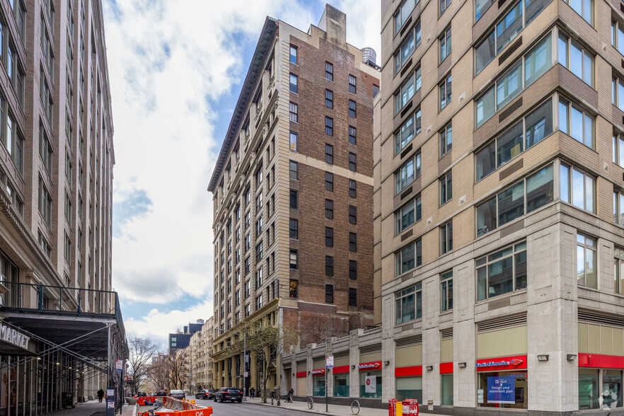 207-217 W 25th St, New York, NY for lease - Building Photo - Image 1 of 7