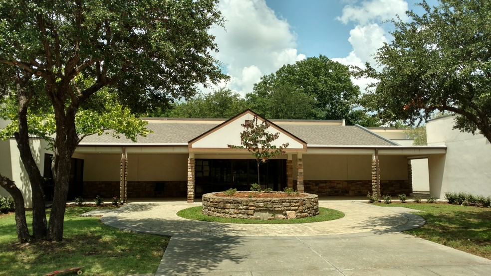 2801 Osler Dr, Grand Prairie, TX for lease - Building Photo - Image 2 of 8