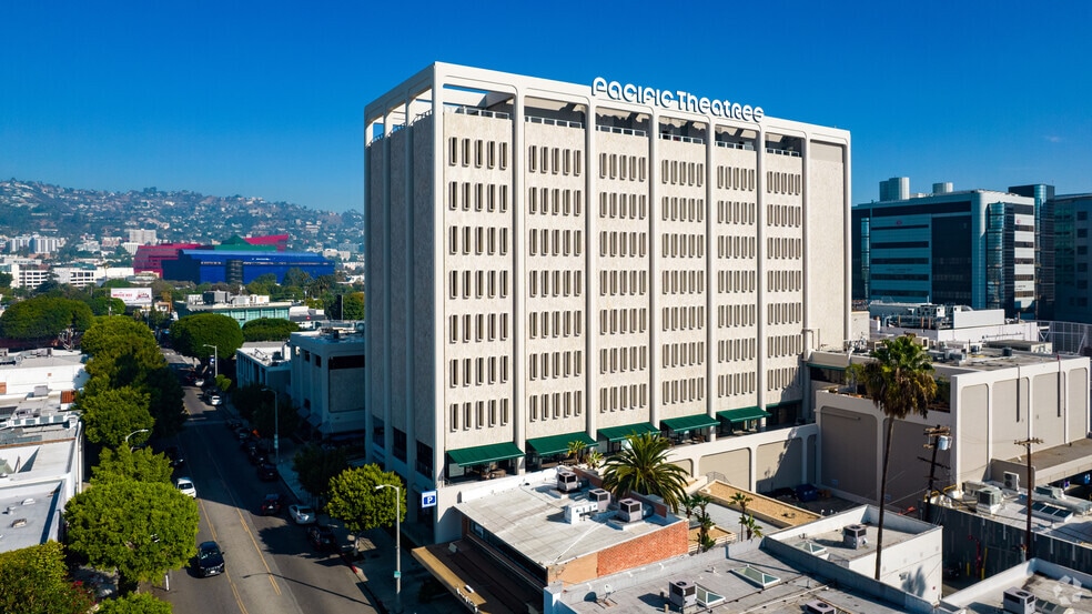 116-120 N Robertson Blvd, West Hollywood, CA for lease - Building Photo - Image 3 of 7