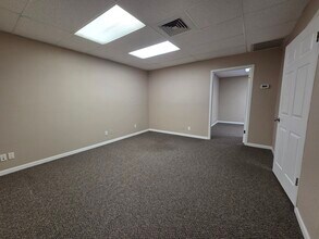 2005 Birdcreek Dr, Temple, TX for lease Interior Photo- Image 1 of 3