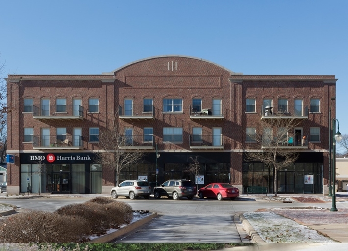 409 S 1st St, St Charles, IL for lease - Primary Photo - Image 1 of 12