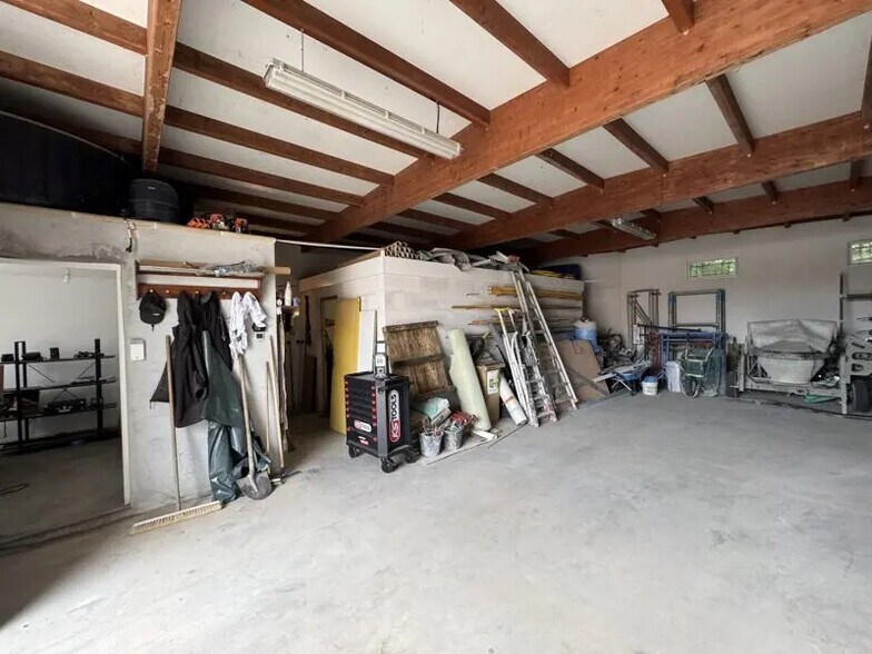 Retail in Martignas-sur-Jalle for lease - Interior Photo - Image 2 of 3