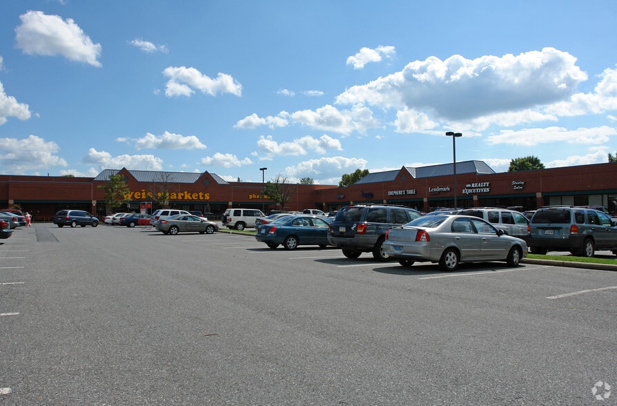 430-490 Prospect Blvd, Frederick, MD for lease - Building Photo - Image 2 of 6