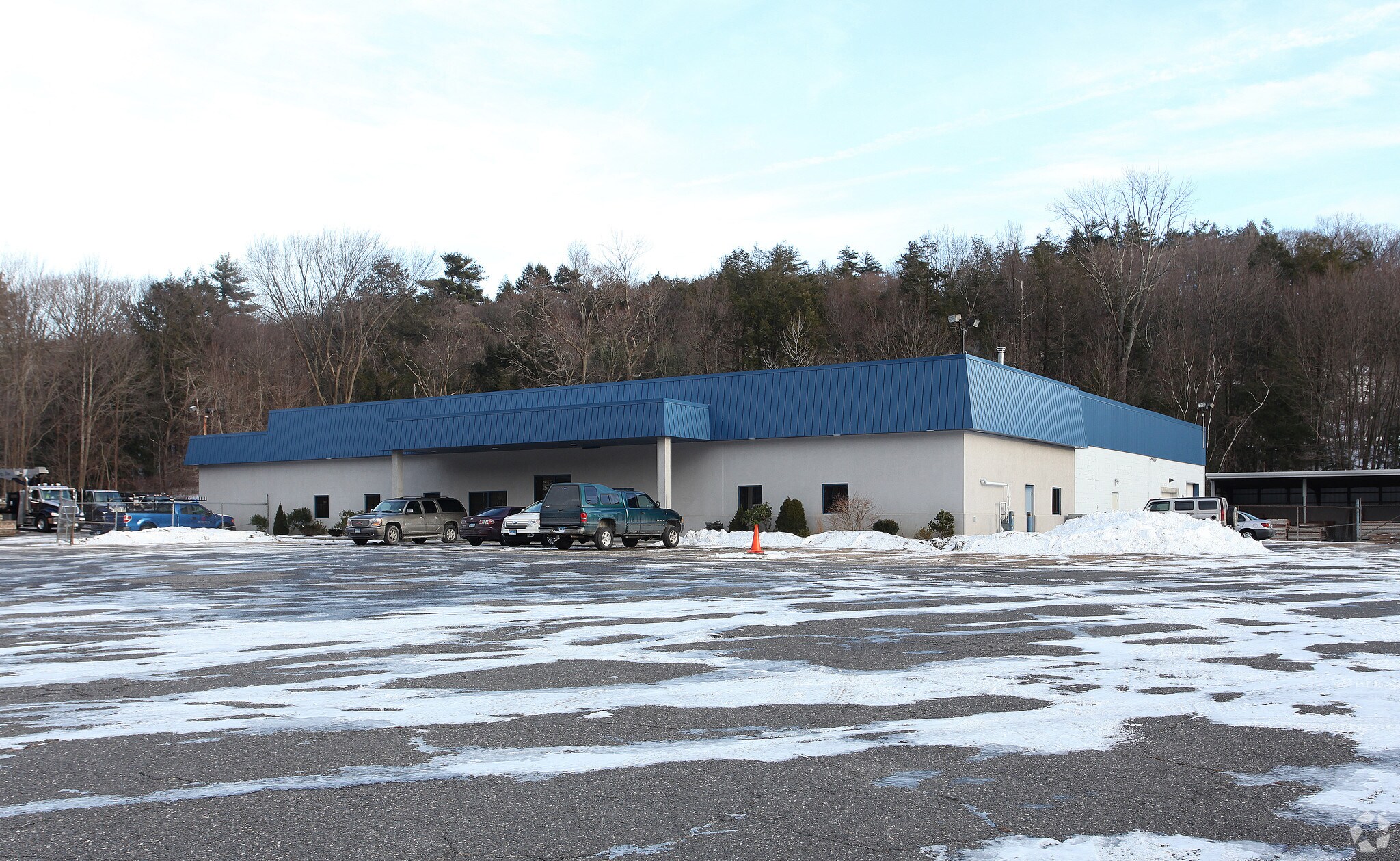 588 Winsted Rd, Torrington, CT for sale Primary Photo- Image 1 of 1