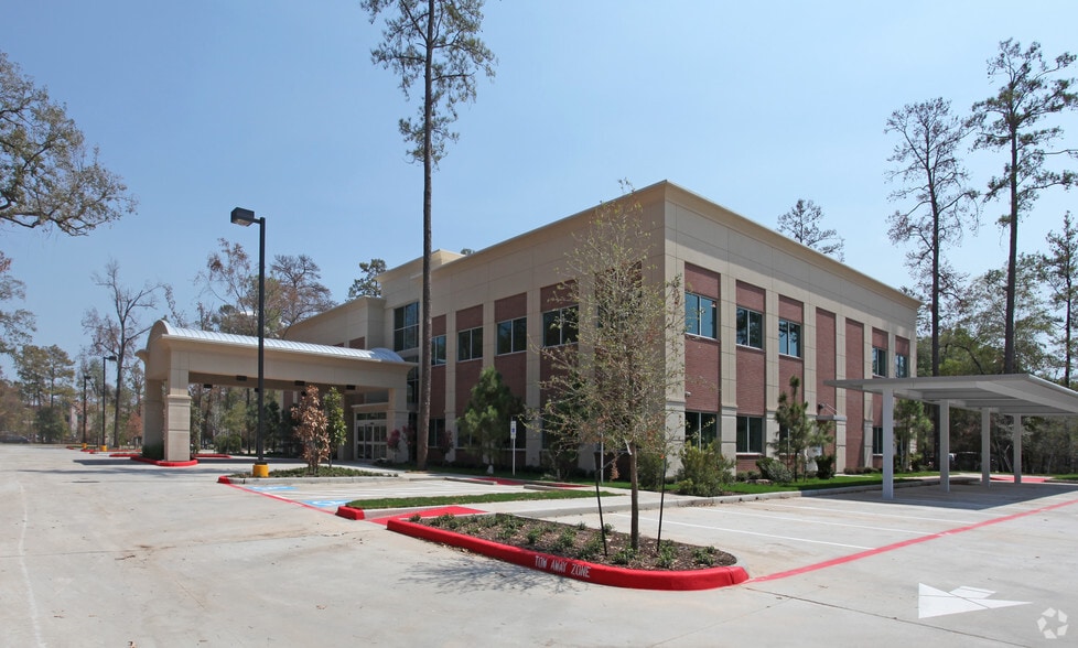 9323 Pinecroft Dr, The Woodlands, TX for lease - Building Photo - Image 2 of 9