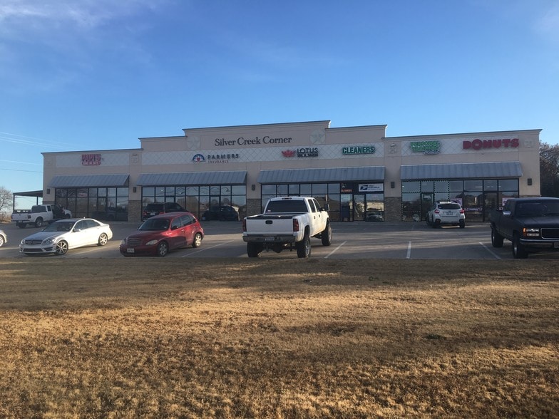 7001 Confederate Park Rd, Fort Worth, TX for sale - Building Photo - Image 3 of 7