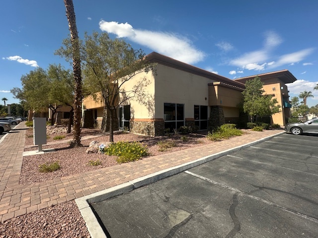 4974 S Rainbow Blvd, Las Vegas, NV for sale - Building Photo - Image 2 of 23