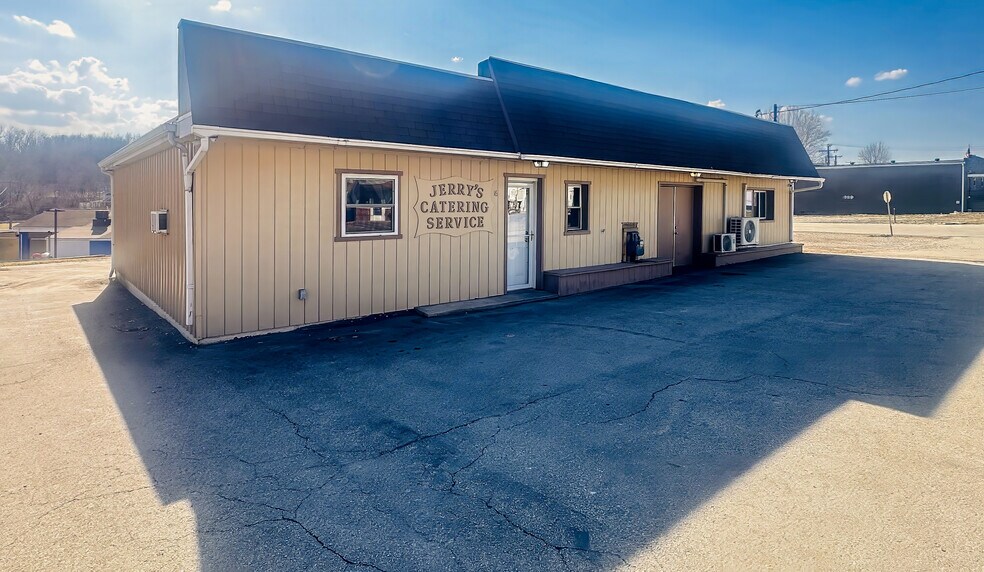 16 Legion St, Republic, PA for sale - Building Photo - Image 3 of 17