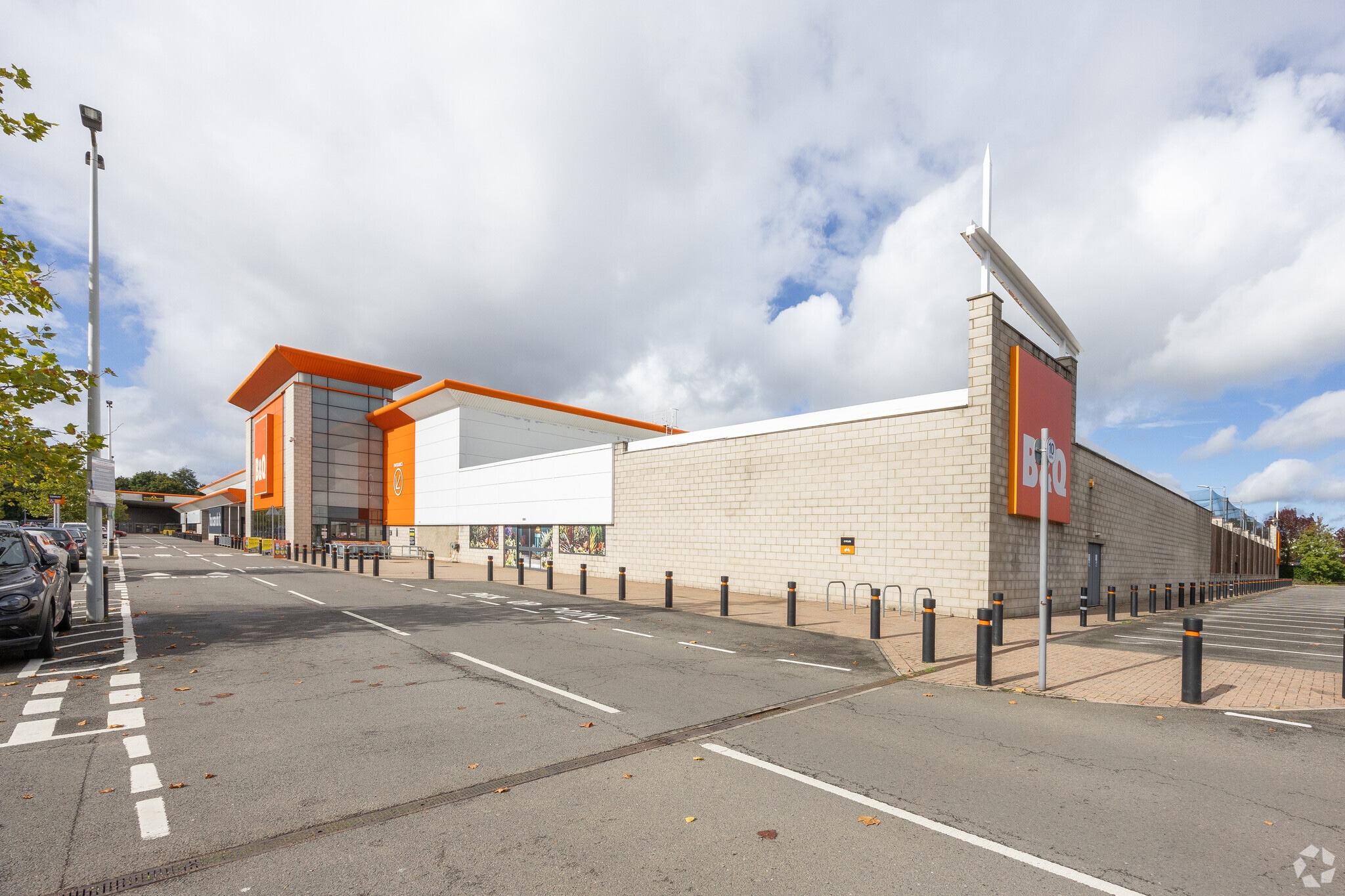 Patriot Dr, Milton Keynes for sale Primary Photo- Image 1 of 1