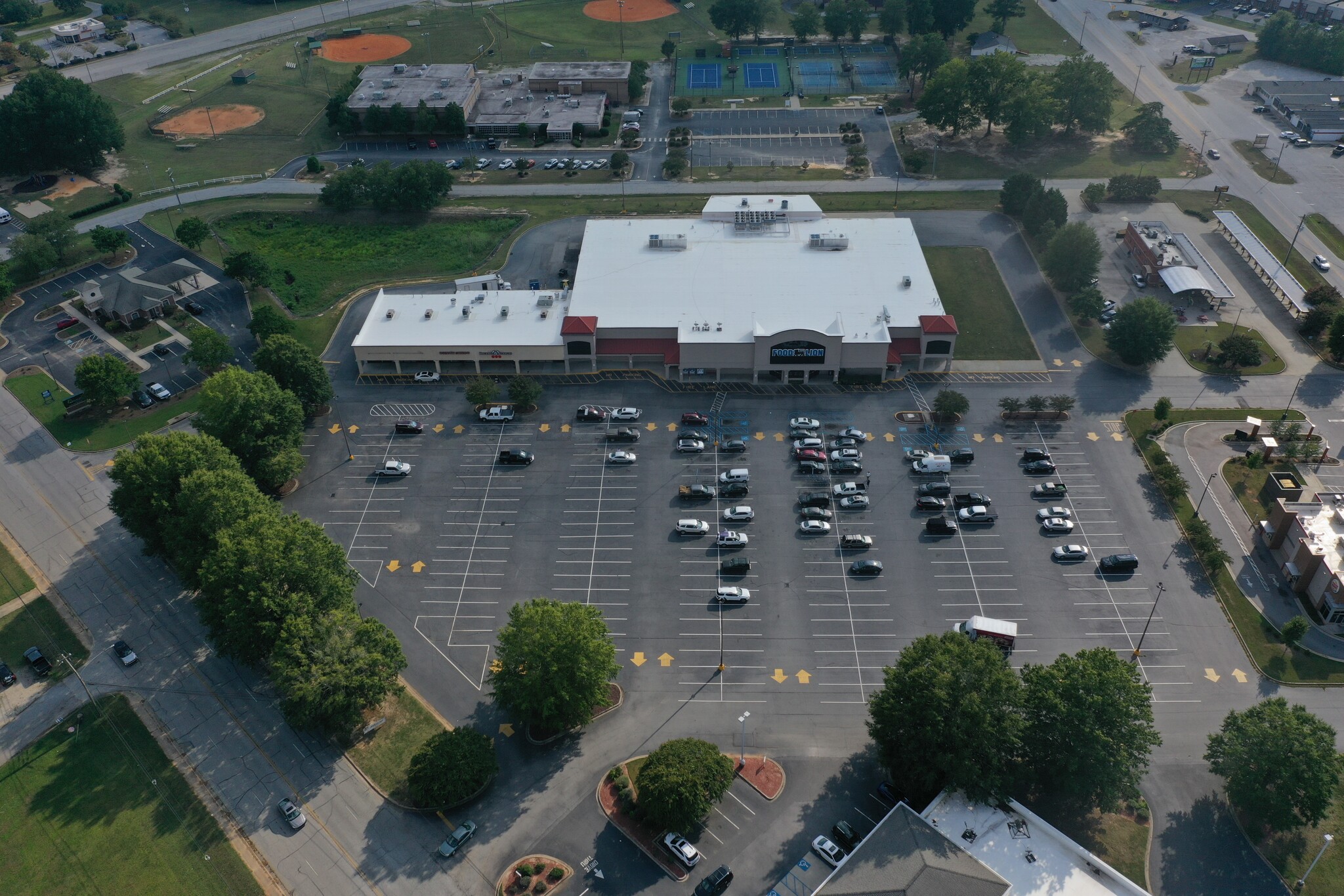 927 S Broad St, Clinton, SC for lease Building Photo- Image 1 of 7