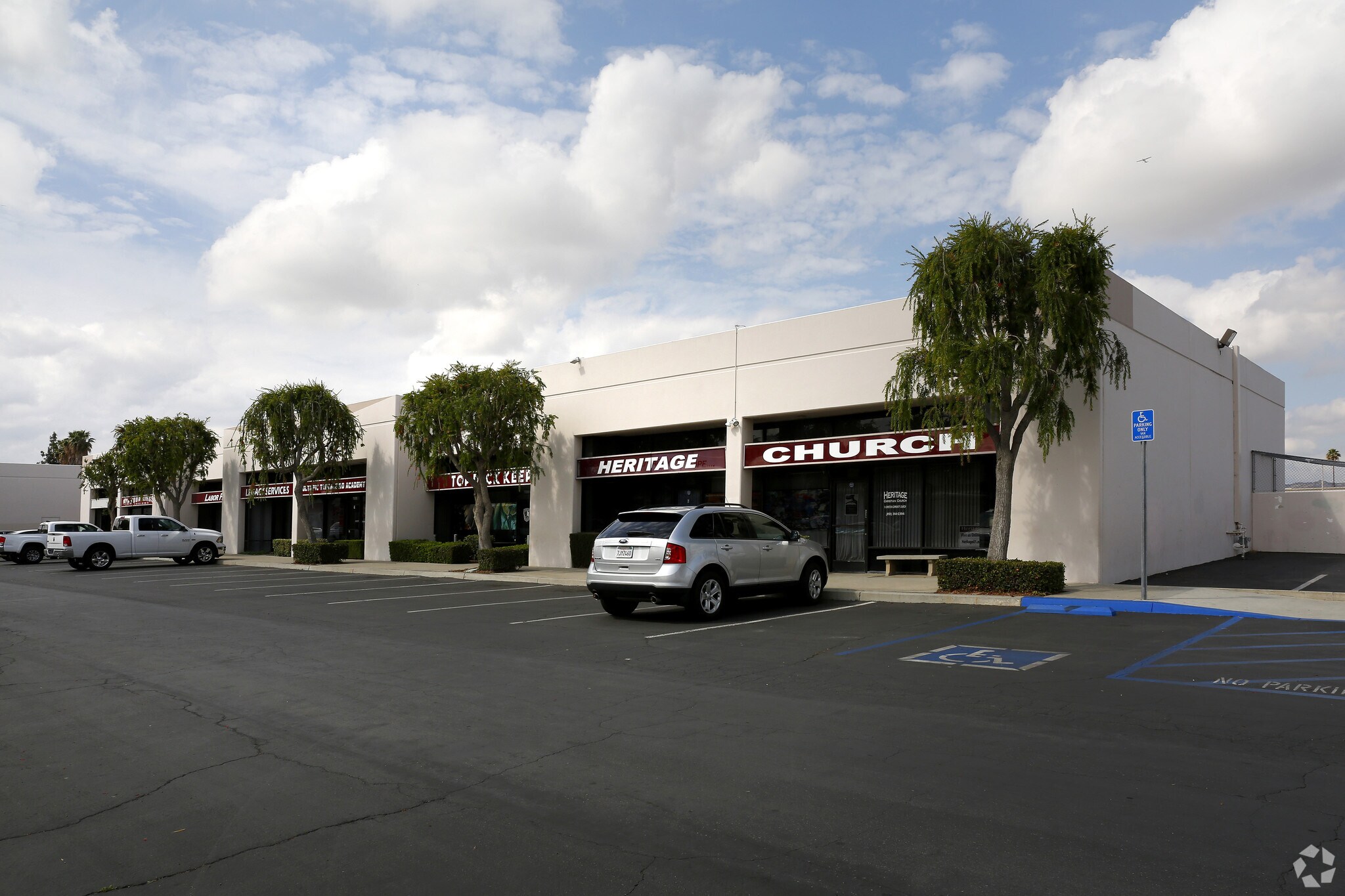 7203 Arlington Ave, Riverside, CA 92503 Air Park Plaza