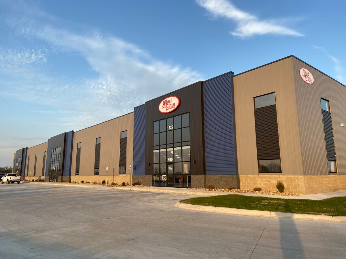 999 Enterprise, Marion, IA 52302