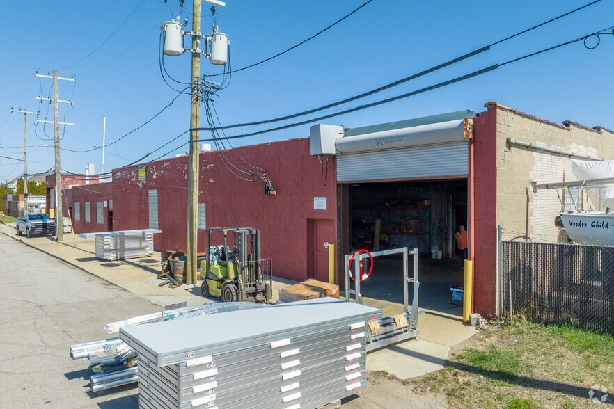 45 Saint Jean St, Detroit, MI for sale - Building Photo - Image 2 of 5