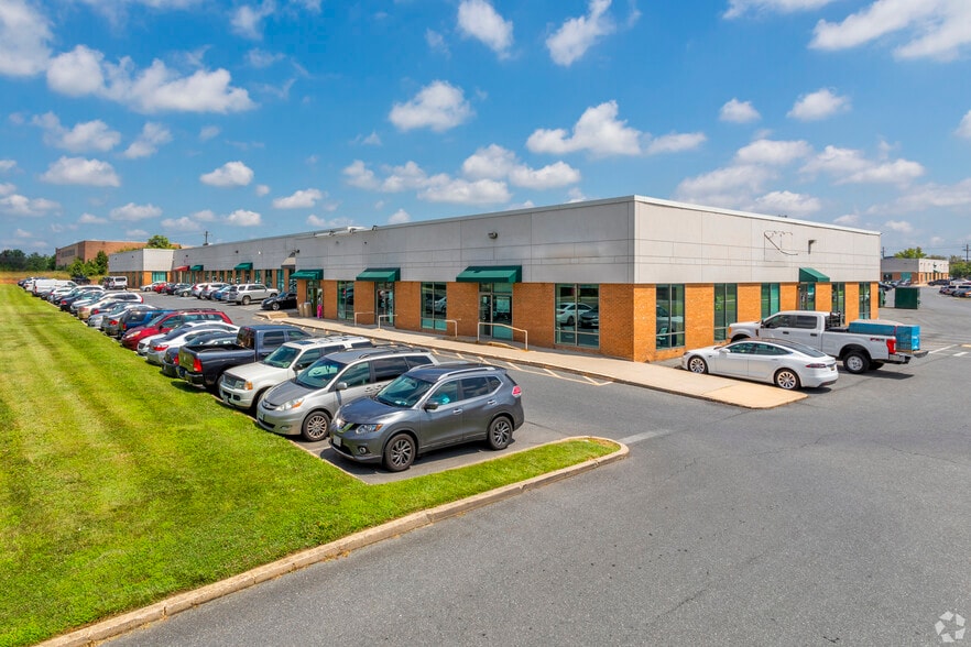 12110-12142 Tech Rd, Silver Spring, MD for lease - Primary Photo - Image 2 of 5