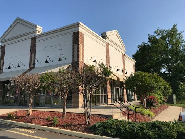 10205-10221 Southpoint Pky, Fredericksburg, VA for lease - Building Photo - Image 3 of 6