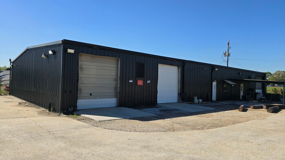 1801 Decker Dr, Baytown, TX for lease - Building Photo - Image 3 of 8