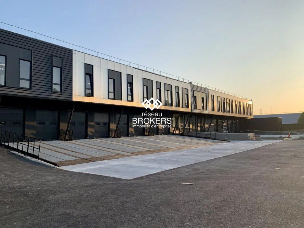 Industrial in Trappes for lease Building Photo- Image 1 of 9