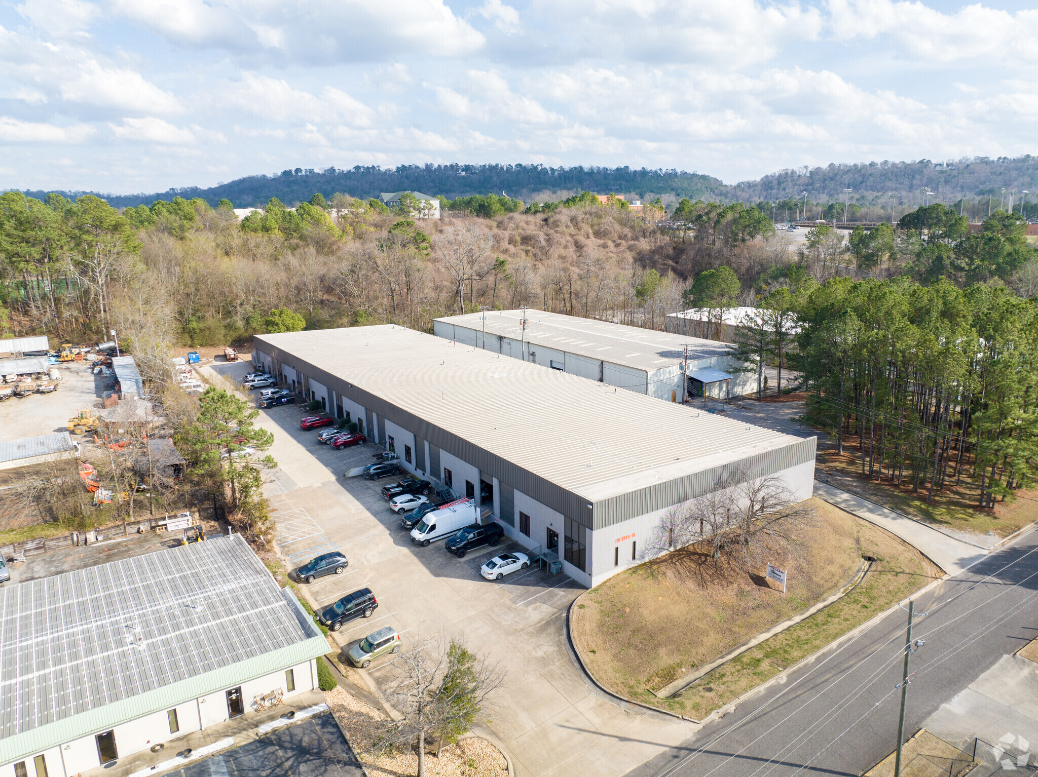 131 W Oxmoor Rd, Birmingham, AL for lease Building Photo- Image 1 of 12