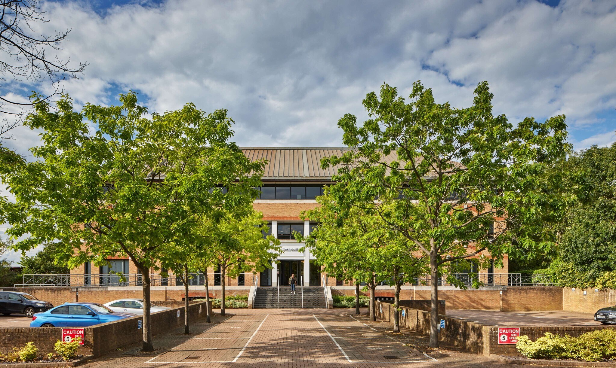 Reeds Cres, Watford for lease Building Photo- Image 1 of 10