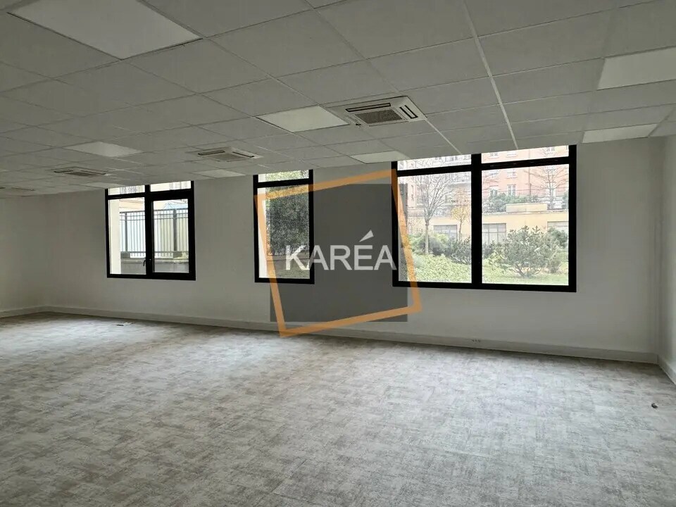 Office in Bussy-Saint-Georges for lease Interior Photo- Image 1 of 6