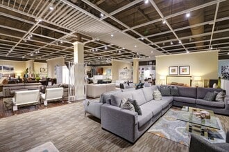 570 Townsend St, San Francisco, CA for lease Interior Photo- Image 1 of 2